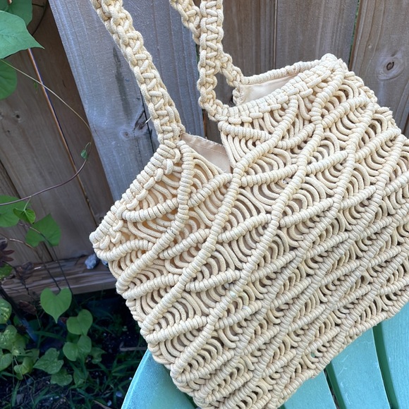 EUC yellow weave purse - Picture 5 of 6